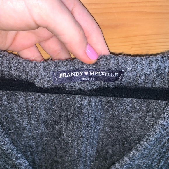 Brandy Melville Gray Sweater - Picture 3 of 4